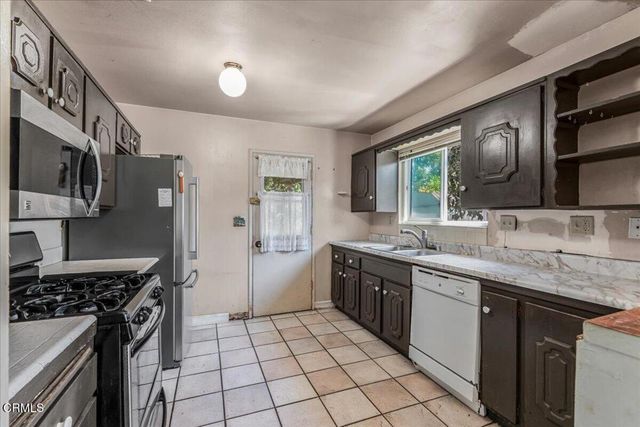 1061 Gill Avenue, Port Hueneme, CA 93041