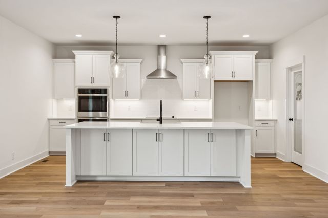 1075 Linder Ridge Rd, Woodlawn, TN 37191