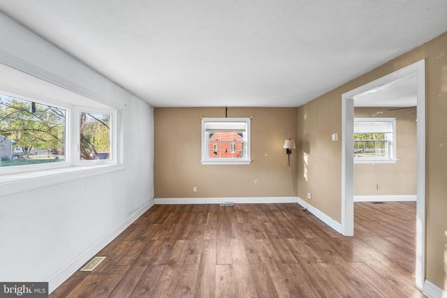 2 PATTERSON AVE, Pennsville, NJ 08070