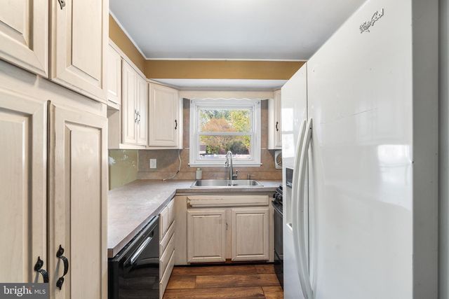 2 PATTERSON AVE, Pennsville, NJ 08070