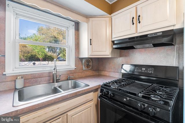 2 PATTERSON AVE, Pennsville, NJ 08070