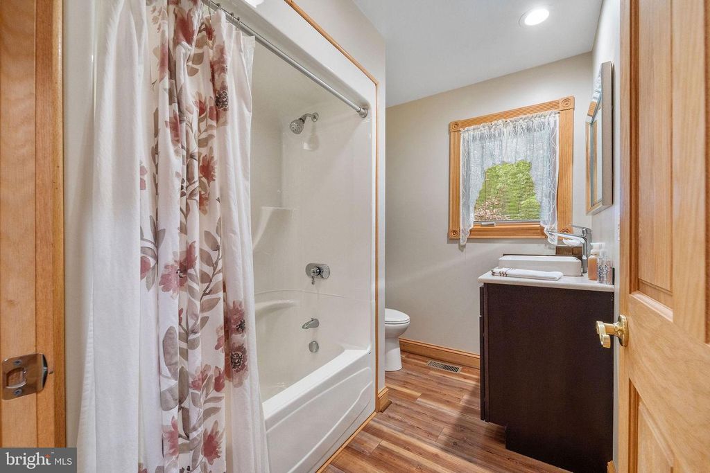 994 LINCOLN RD, Mullica Hill, NJ 08062