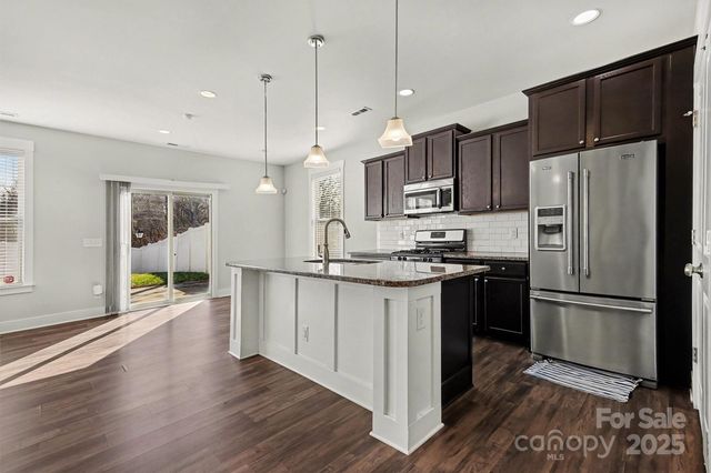 10004 Michael Crossing Drive, Charlotte, NC 28213