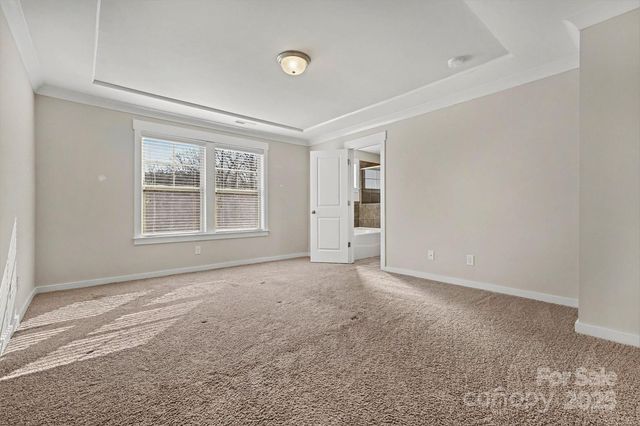 10004 Michael Crossing Drive, Charlotte, NC 28213