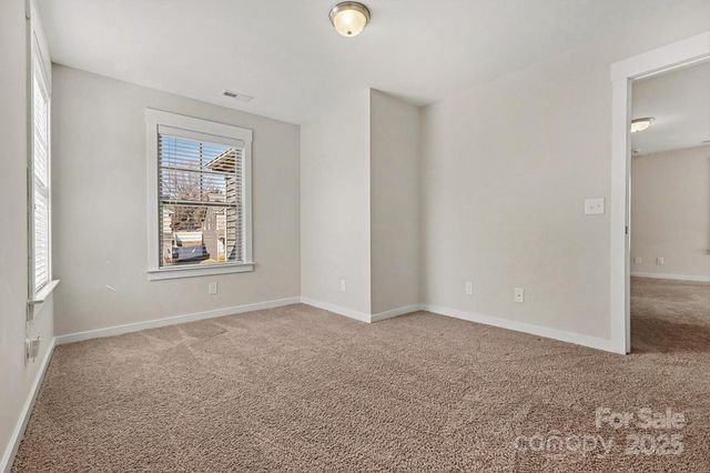 10004 Michael Crossing Drive, Charlotte, NC 28213