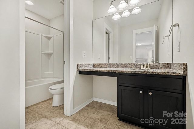 10004 Michael Crossing Drive, Charlotte, NC 28213