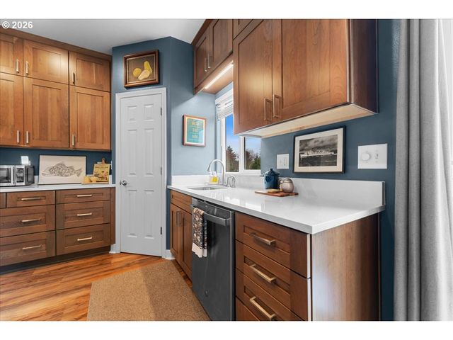 21123 Ne OSBURN Loop, Fairview, OR 97024