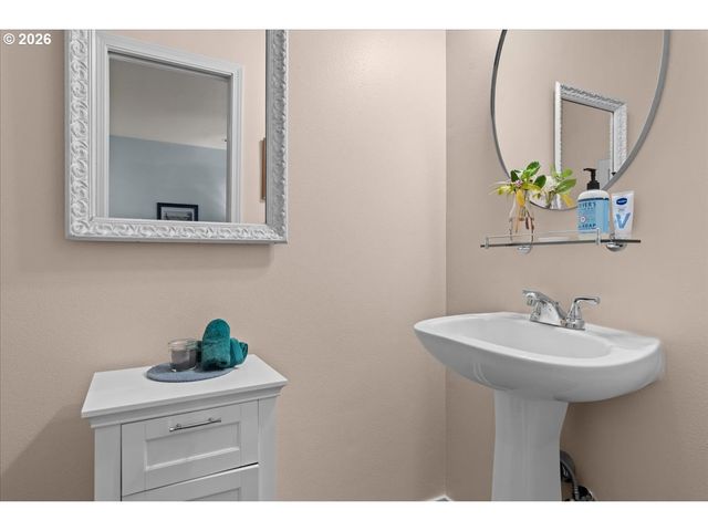 21123 Ne OSBURN Loop, Fairview, OR 97024