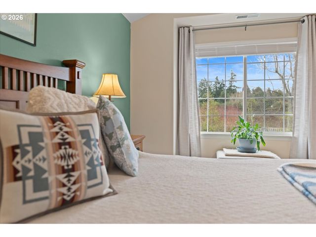 21123 Ne OSBURN Loop, Fairview, OR 97024