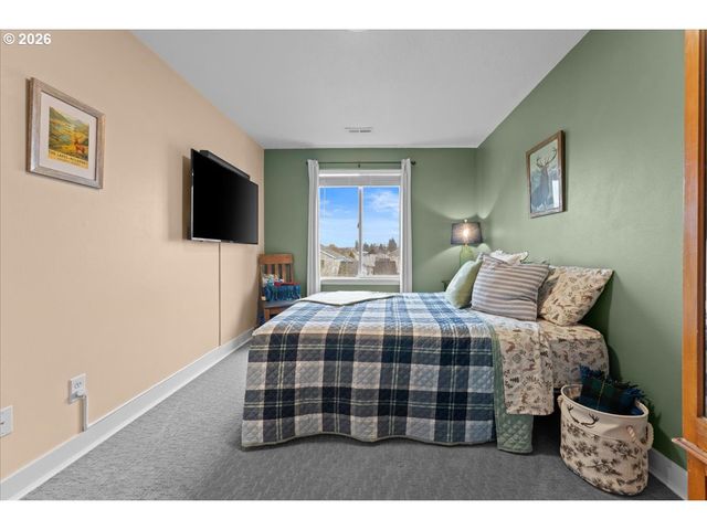 21123 Ne OSBURN Loop, Fairview, OR 97024