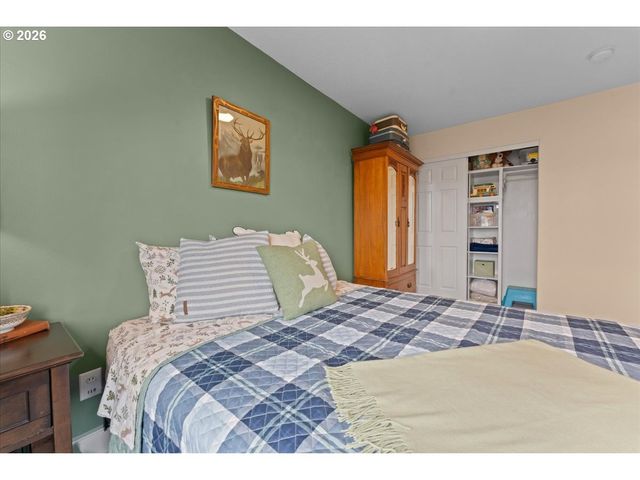 21123 Ne OSBURN Loop, Fairview, OR 97024