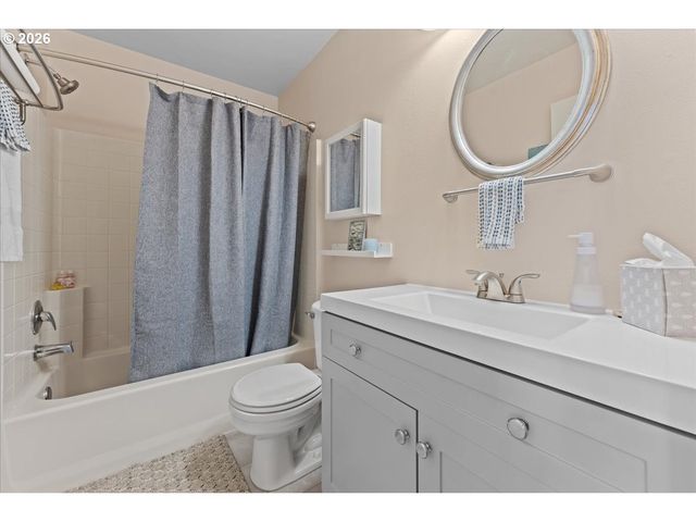 21123 Ne OSBURN Loop, Fairview, OR 97024