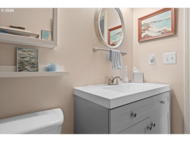 21123 Ne OSBURN Loop, Fairview, OR 97024