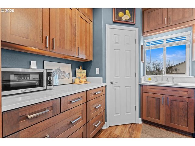 21123 Ne OSBURN Loop, Fairview, OR 97024