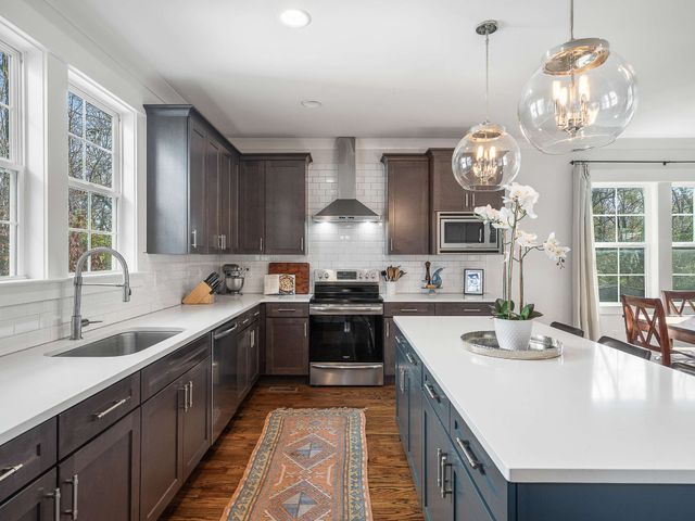 2146B Oakland St, Nashville, TN 37210