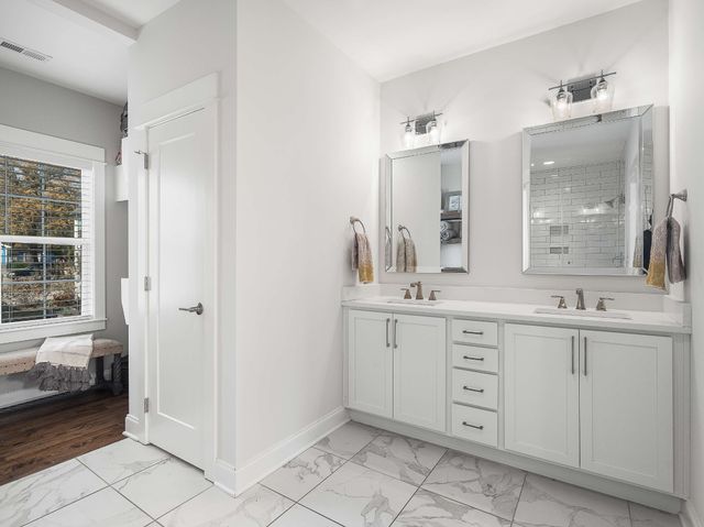 2146B Oakland St, Nashville, TN 37210