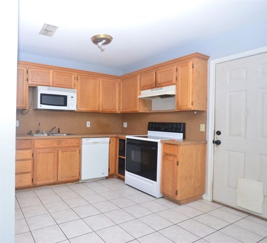 105 Bryant Street 2, Pottsboro, TX 75076