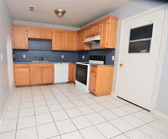 105 Bryant Street 2, Pottsboro, TX 75076