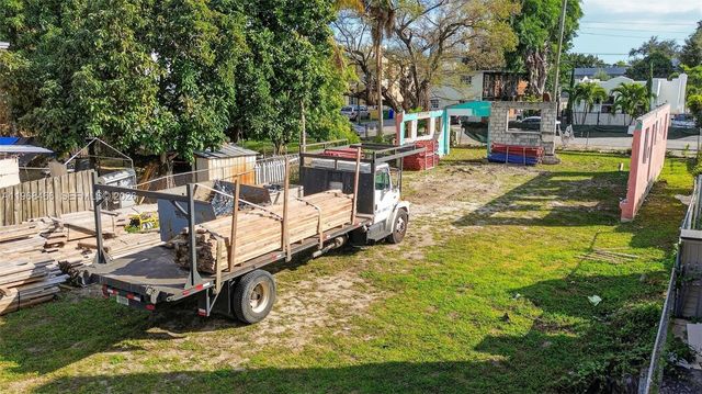 1753 NW 19th St, Miami, FL 33125