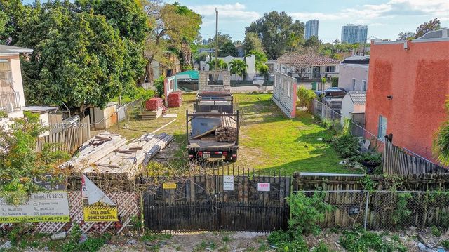 1753 NW 19th St, Miami, FL 33125