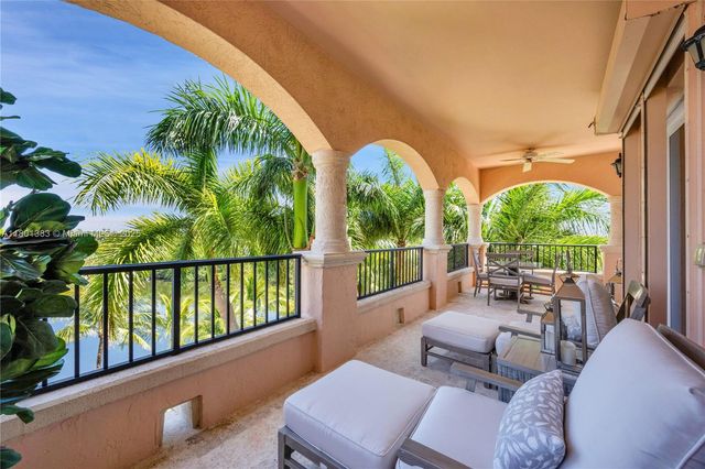 13647 Deering Bay Dr 142, Coral Gables, FL 33158