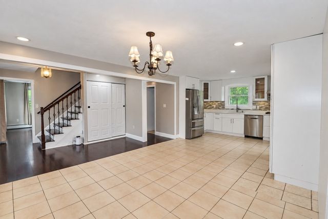 33 Summer St, Tyngsborough, MA 01879