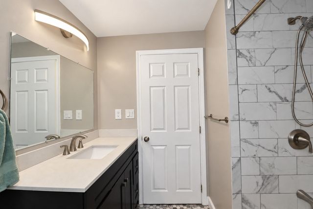 33 Summer St, Tyngsborough, MA 01879