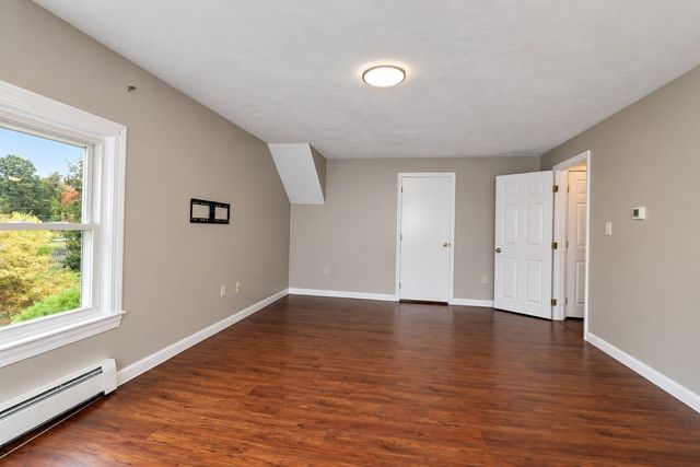 33 Summer St, Tyngsborough, MA 01879