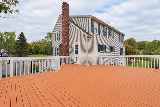 33 Summer St, Tyngsborough, MA 01879