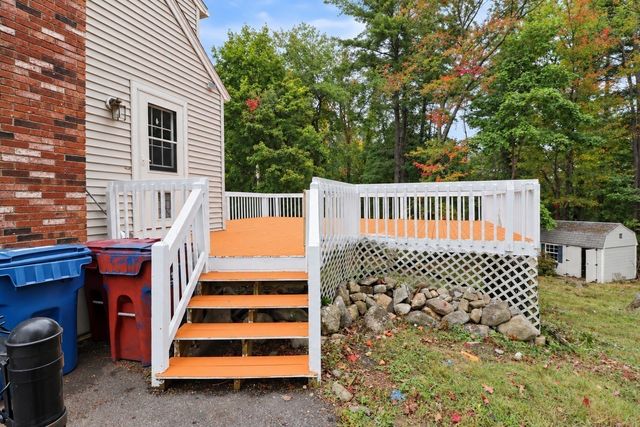 33 Summer St, Tyngsborough, MA 01879