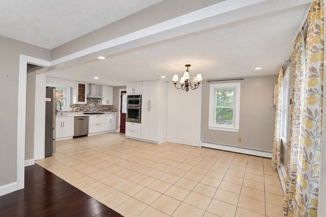 33 Summer St, Tyngsborough, MA 01879
