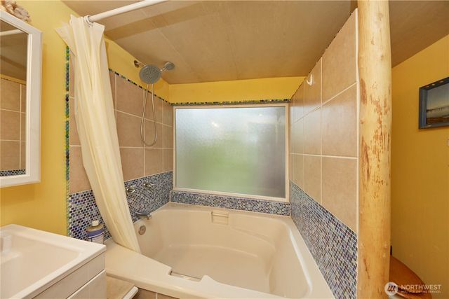 171 N Sylvester Lane, Lilliwaup, WA 98555