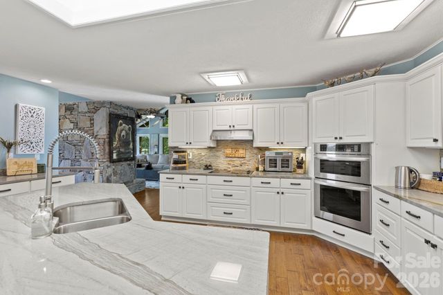 257 Dalhousie Court, Flat Rock, NC 28731