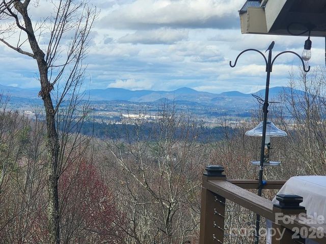 257 Dalhousie Court, Flat Rock, NC 28731