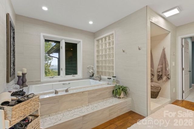 257 Dalhousie Court, Flat Rock, NC 28731