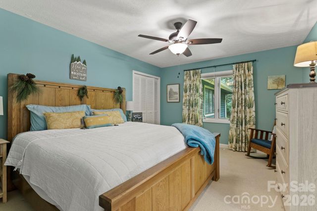 257 Dalhousie Court, Flat Rock, NC 28731