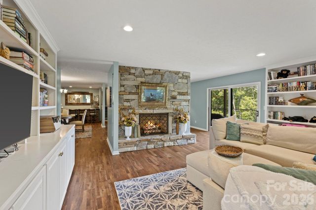 257 Dalhousie Court, Flat Rock, NC 28731
