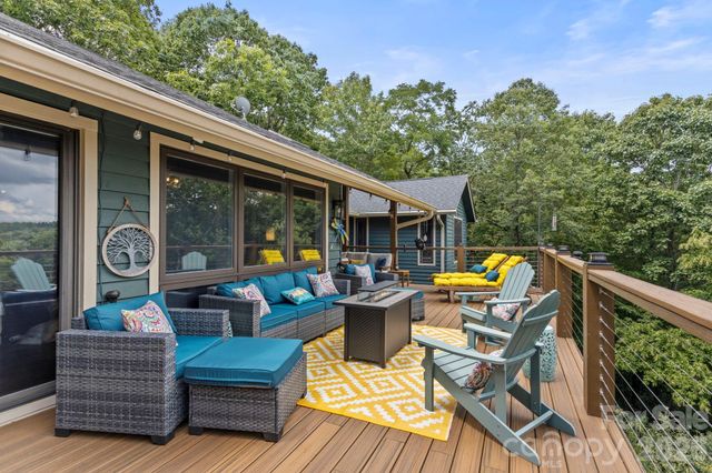 257 Dalhousie Court, Flat Rock, NC 28731