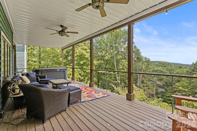 257 Dalhousie Court, Flat Rock, NC 28731
