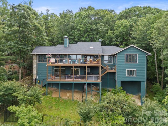257 Dalhousie Court, Flat Rock, NC 28731