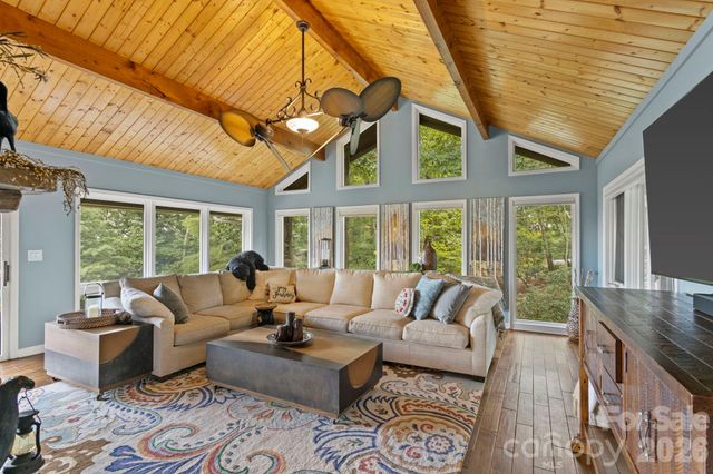 257 Dalhousie Court, Flat Rock, NC 28731