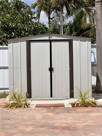 15432 SW 105th Ave, Miami, FL 33157