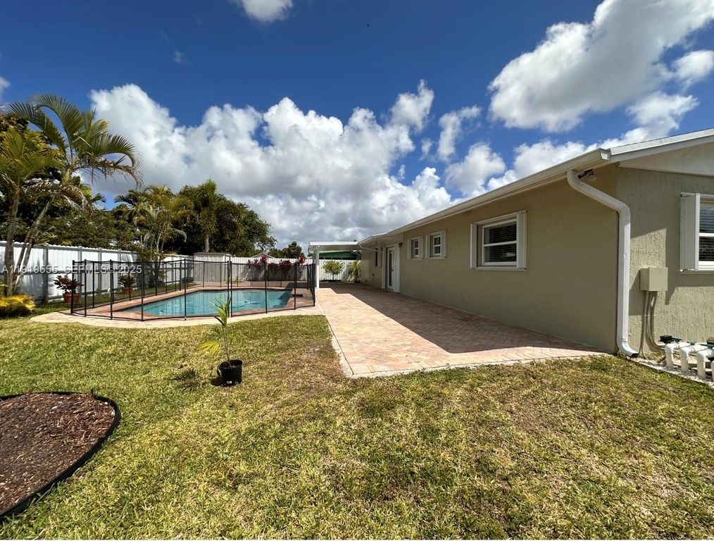 15432 SW 105th Ave, Miami, FL 33157