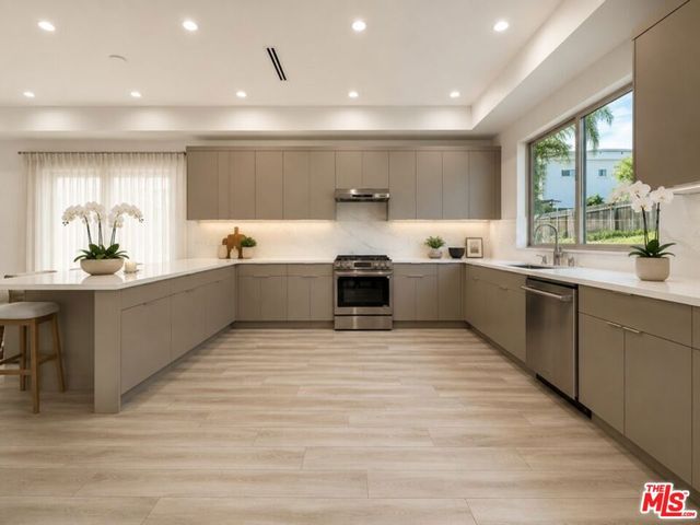 6723 Sunnyslope Avenue, Van Nuys, CA 91401