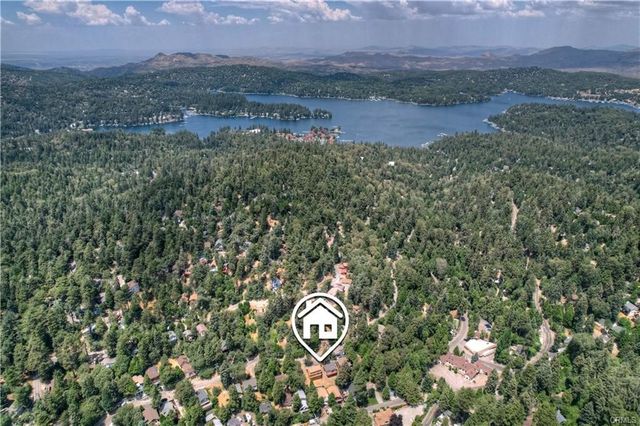 807 Virginia Court, Lake Arrowhead, CA 92352