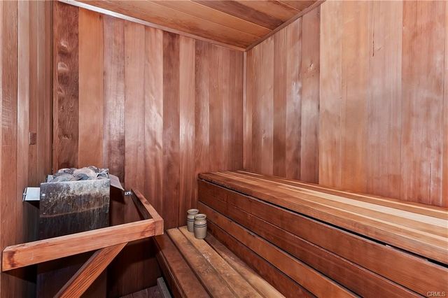 807 Virginia Court, Lake Arrowhead, CA 92352