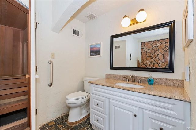 807 Virginia Court, Lake Arrowhead, CA 92352