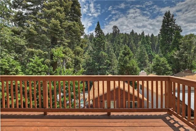 807 Virginia Court, Lake Arrowhead, CA 92352
