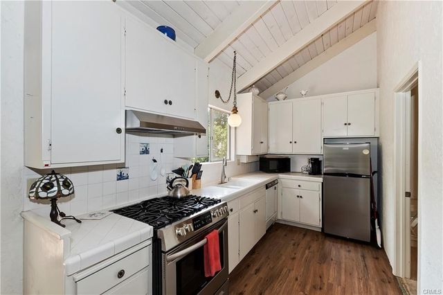 807 Virginia Court, Lake Arrowhead, CA 92352