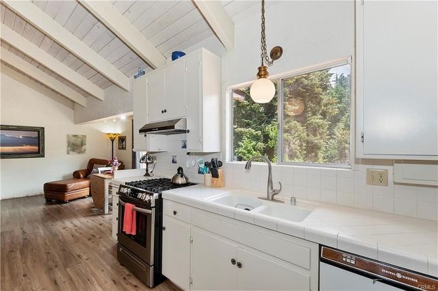 807 Virginia Court, Lake Arrowhead, CA 92352